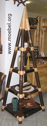 Regal / Spitzregal aus schwarzem Bambus