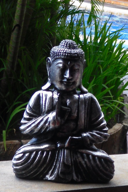 Buddha Figur silberfarbig