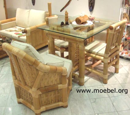 Esszimmer: Stuehle / Sessel und Tische aus Bambus