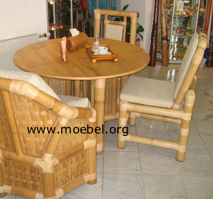 Esszimmer: Stühle / Sessel und Tische aus Bambus