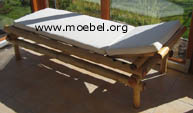 Liege aus Bambus, Wellnessliege, Bambusliege mit AuflageBambusmöbel: Bambusbett Marina, Doppelbett aus Bambus, 3 Rohre am Kopfteil, Rattanwicklungen ---> www.bambusmoebel.at