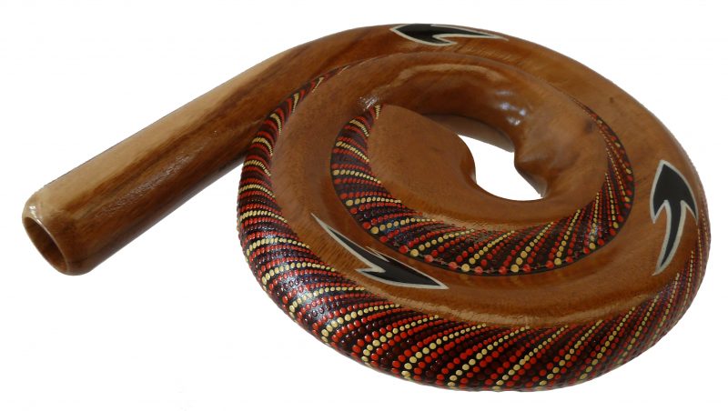 Didgeridoos aus Holz, bemalt
