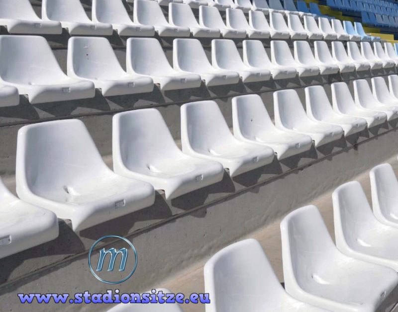 Franziska_MM2010 Stadionsitze weiss